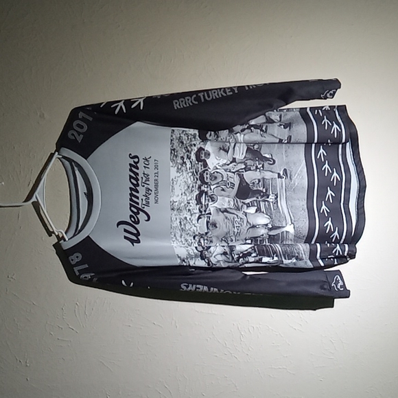 Wegmans turkey trot shirt - Picture 1 of 4